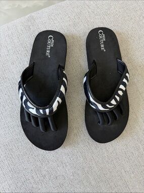 NWOT Pedi Couture Black Zebra-Accent pedicure Flip Flops